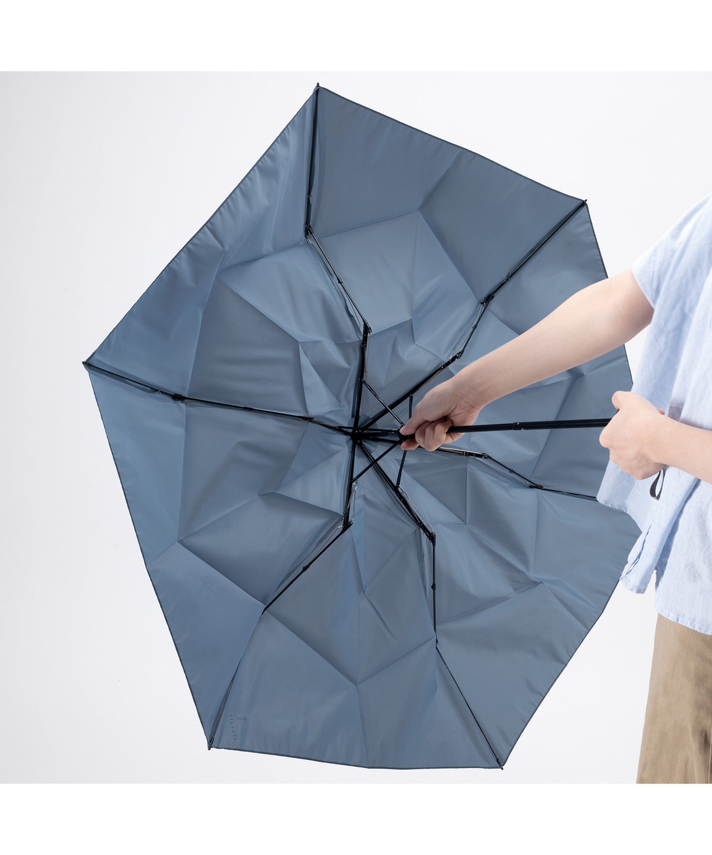 Classic 易摺迷你記憶傘｜服裝級記憶技術．一秒輕鬆摺疊．簡約設計．晴雨兼用 (175g)